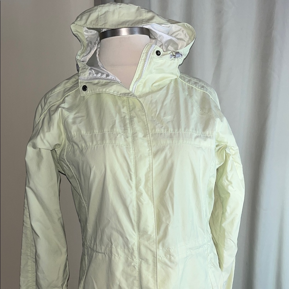 Columbia Pale Yellow Nylon Hooded Windbreaker Raincoat